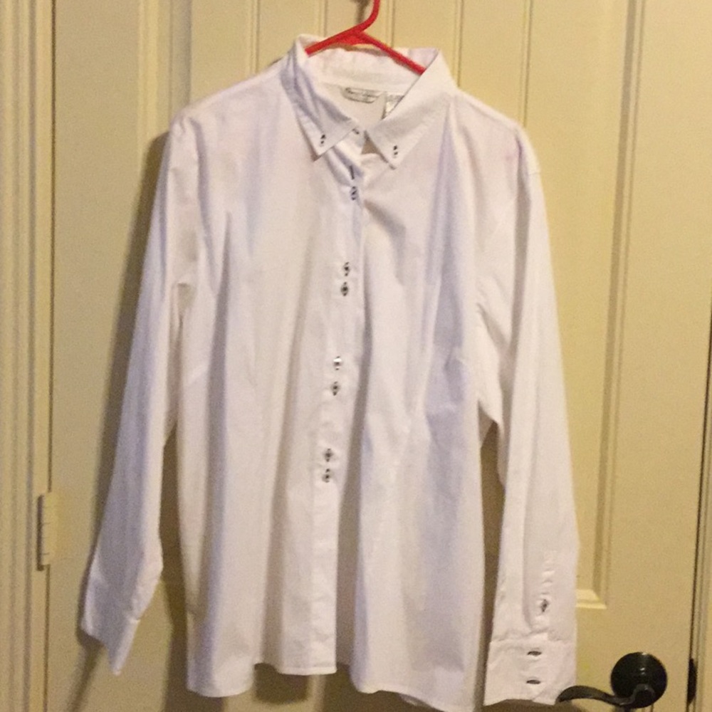 White long sleeve blouse